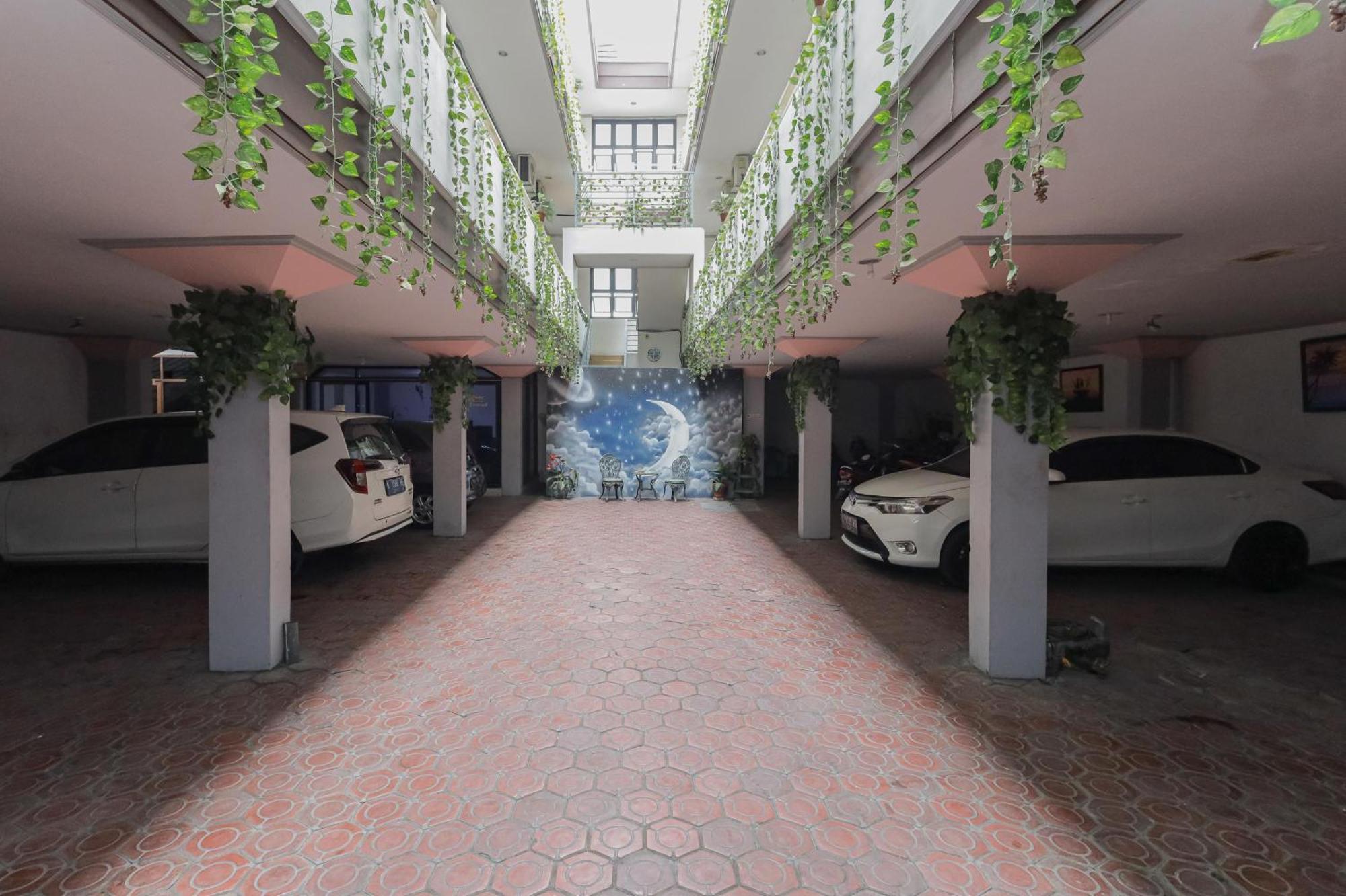 Reddoorz At Pondok Candra Surabaya Exterior photo