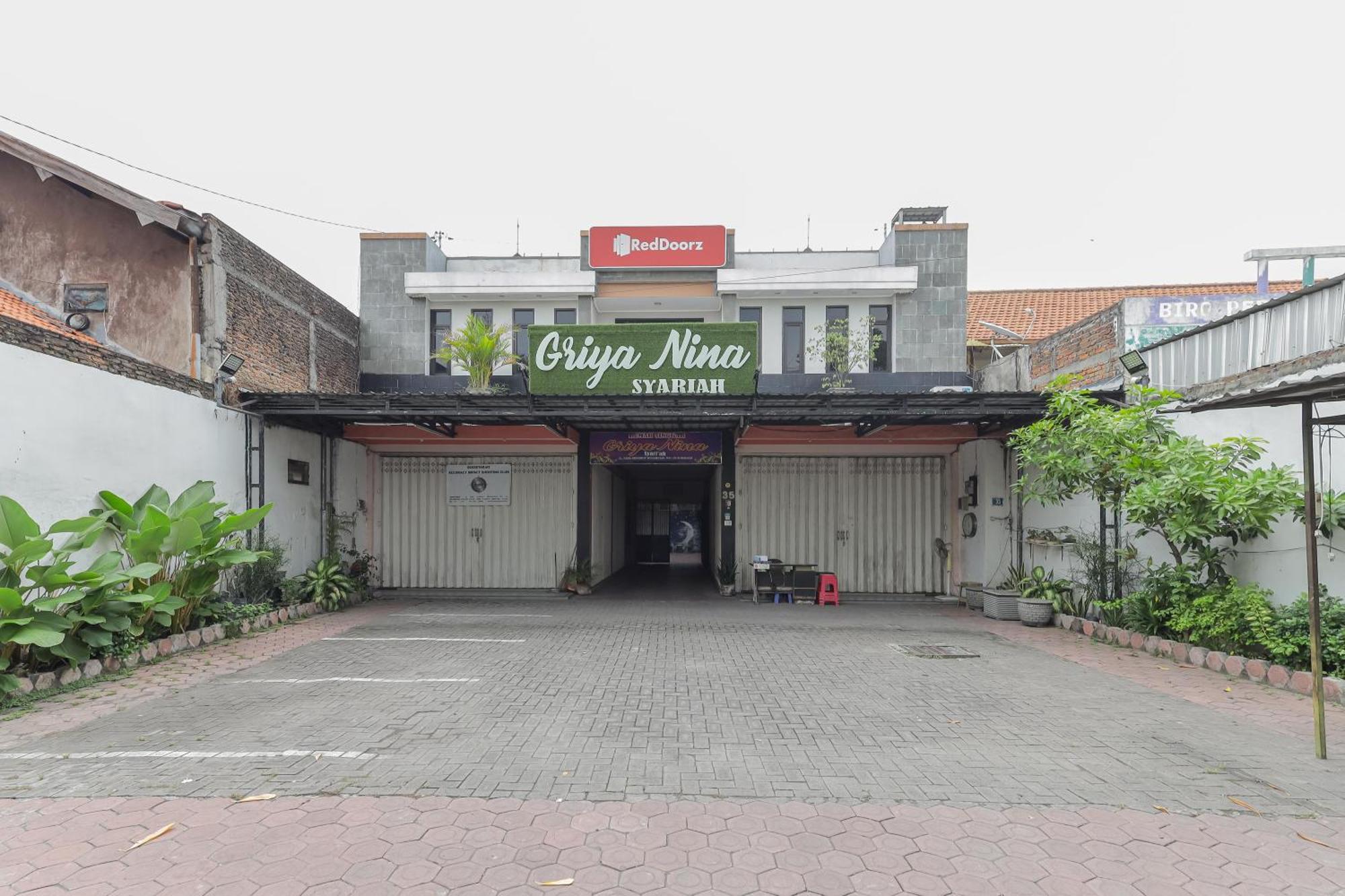 Reddoorz At Pondok Candra Surabaya Exterior photo